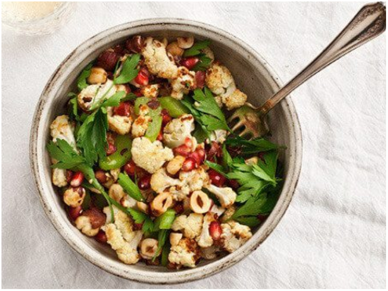 Neobična salata s karfiolom i lješnicima