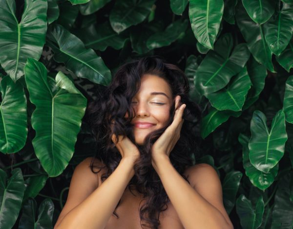 Amla prah za kosu: Prirodna formula za jačanje, sjaj i rast