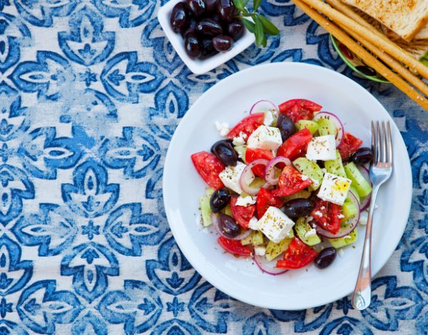 Grčka salata – recept za mediteransku svježinu na vašem stolu