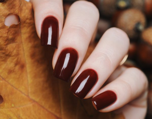 Nokti boje kestena kao pozdrav jeseni