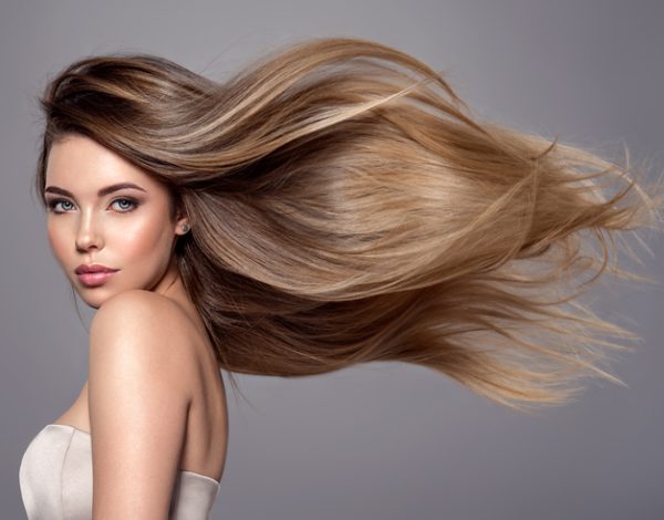 Kako posvijetliti kosu u svom domu, prirodnim preparatima