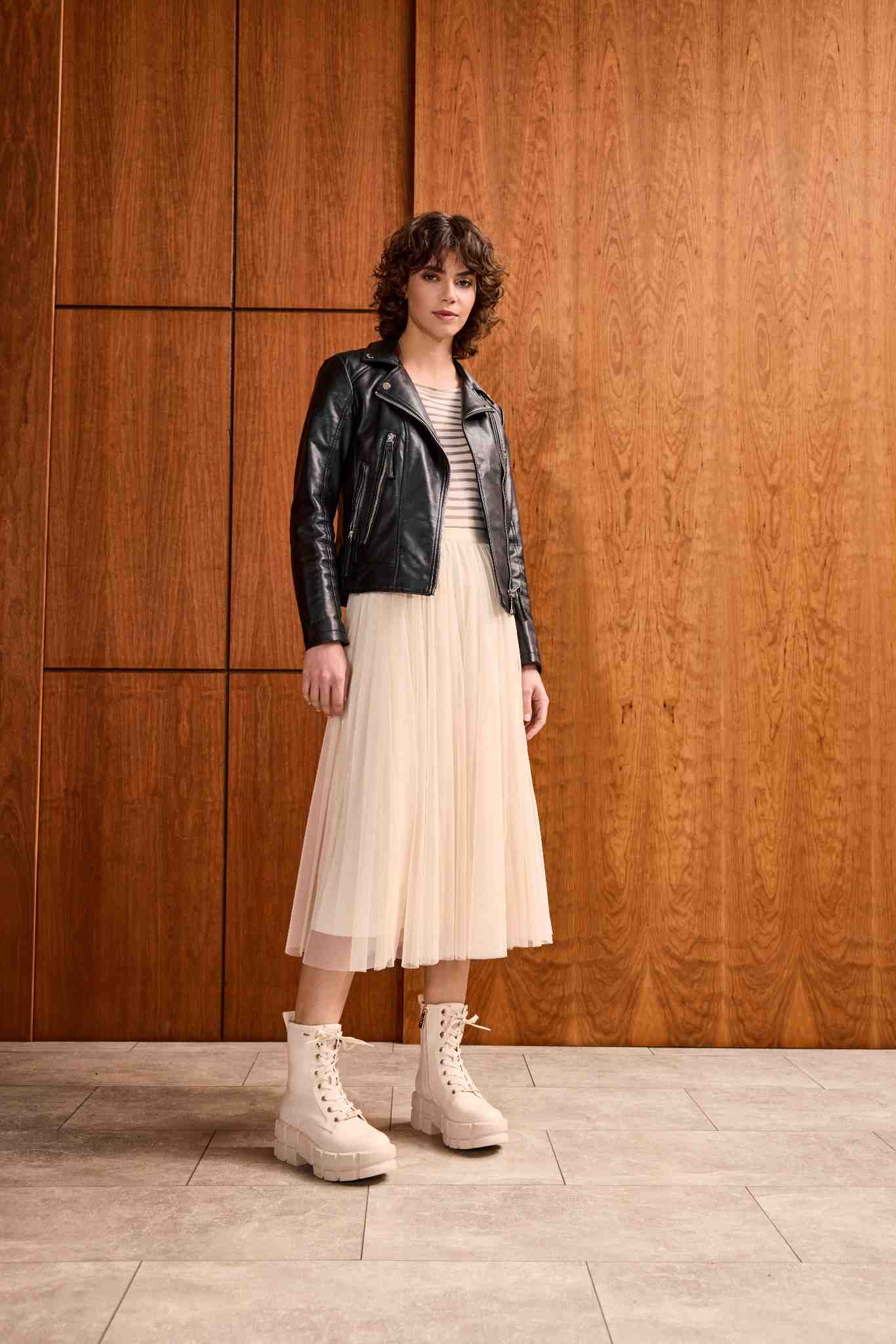 U korak s trendovima: 5 tipova obuće koji će obilježiti zimu 2025.