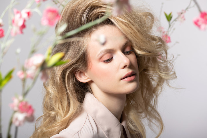 Kako postići volumen kose bez tapiranja i laka