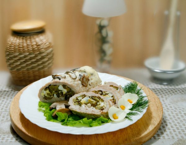 Pileća prsa punjena šampinjonima i prazilukom